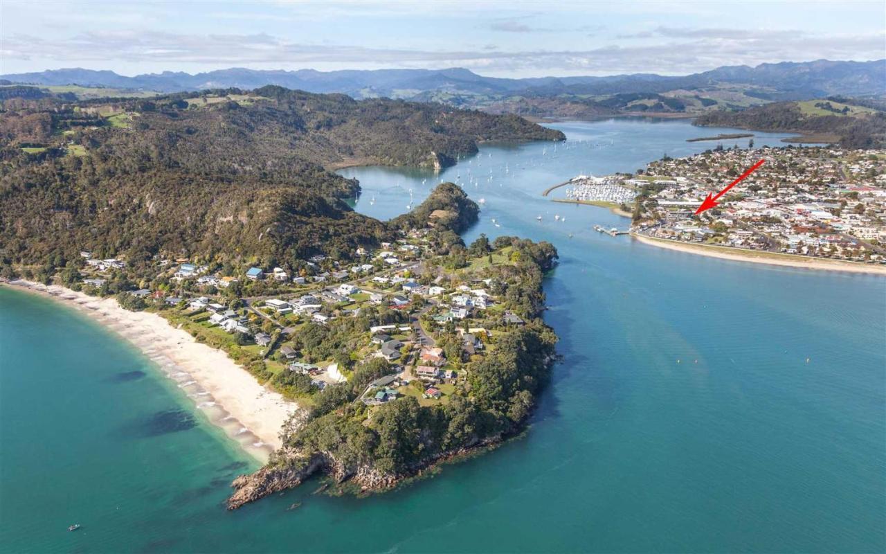 Esplanade Apartments Whitianga Exterior photo