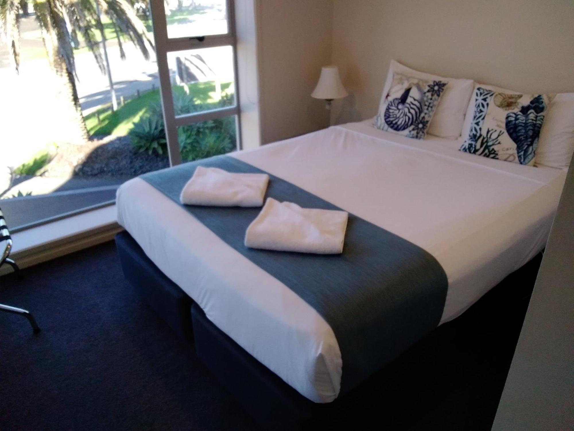 Esplanade Apartments Whitianga Exterior photo