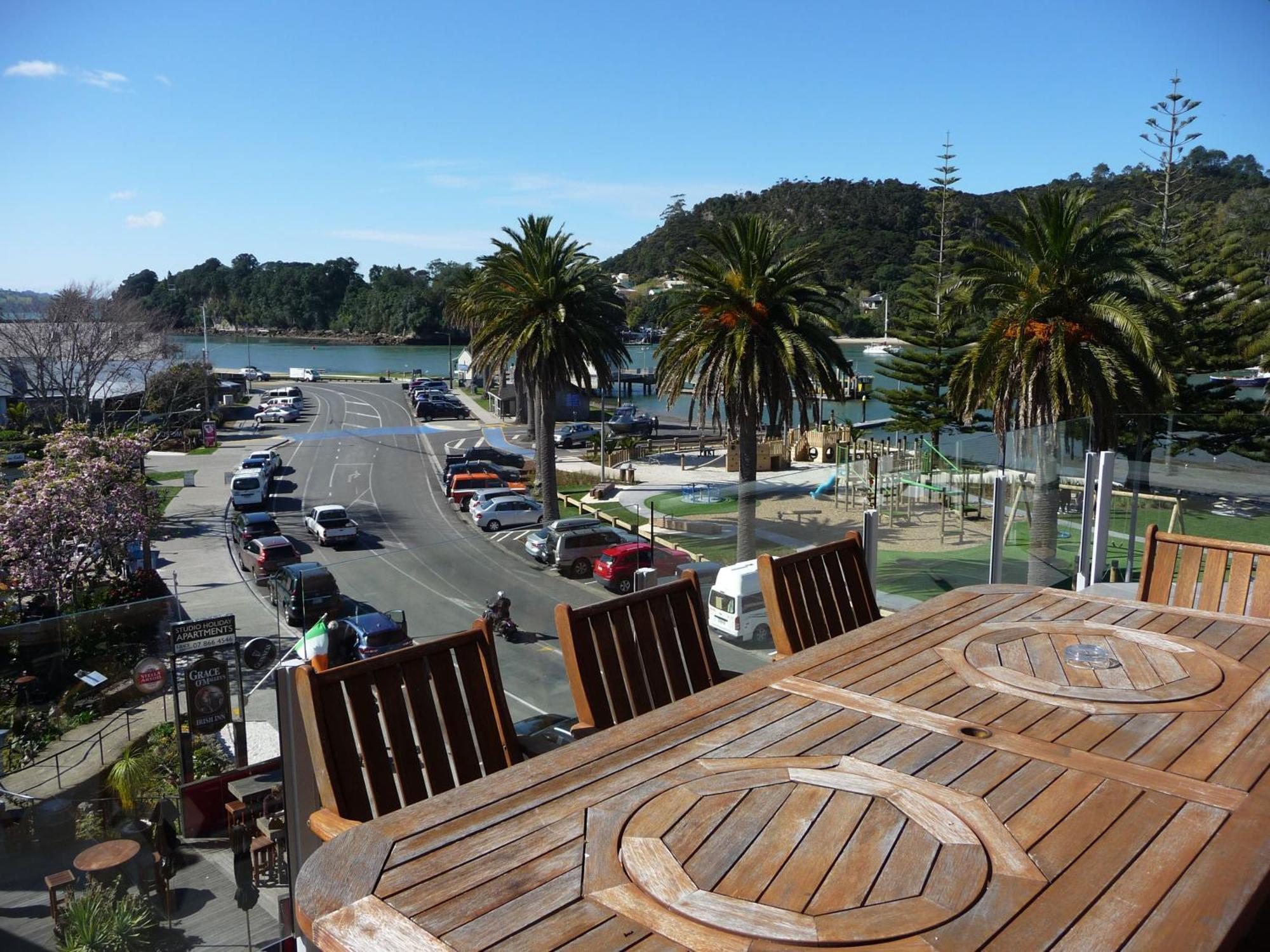 Esplanade Apartments Whitianga Exterior photo